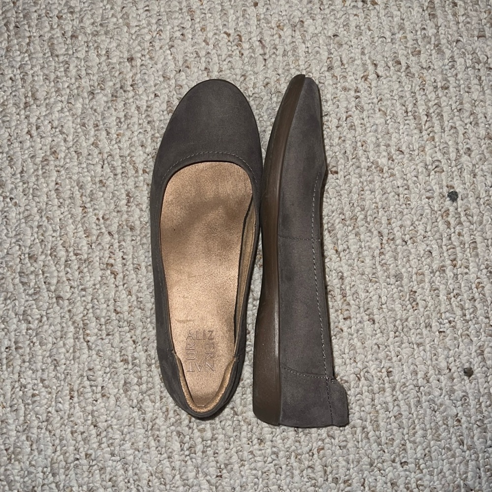 Naturalizer gray flats